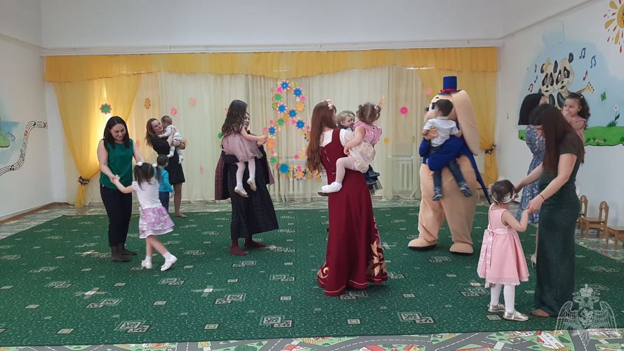 Участие родителей в праздновании "Лучшая мама на свете!"