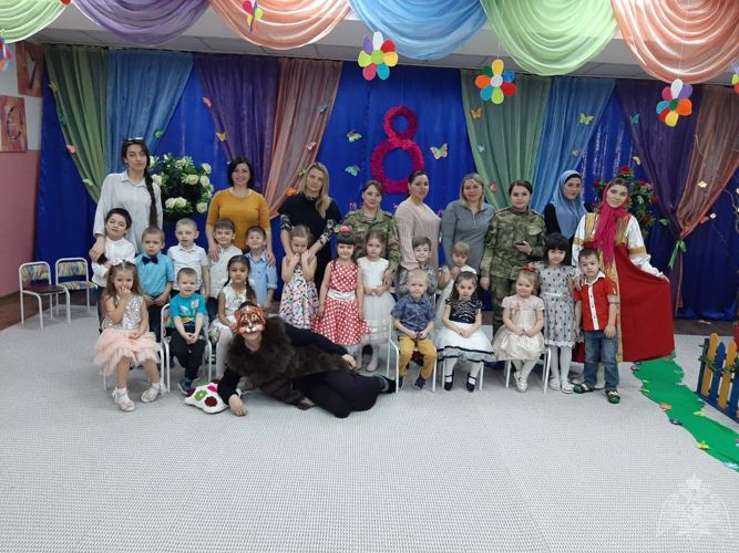   В честь празднования Дня 8 Марта в  детских садах  было проведено мероприятие для наших любимых мам.