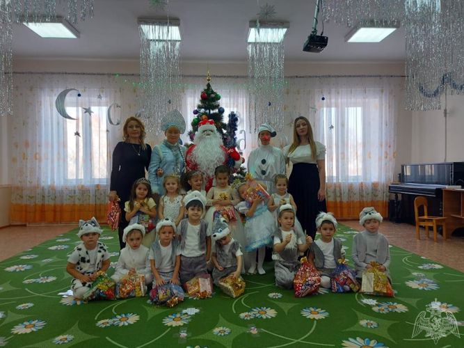 Новогодние утренники «Чудеса под новый год…»