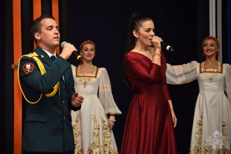 РОСГВАРДЕЙЦЫ ПОЗДРАВИЛИ КОЛЛЕКТИВ ДЕТСКОГО САДА «ЗВЕЗДОЧКА» С ДНЕМ РАБОТНИКОВ ДОШКОЛЬНОГО ОБРАЗОВАНИЯ