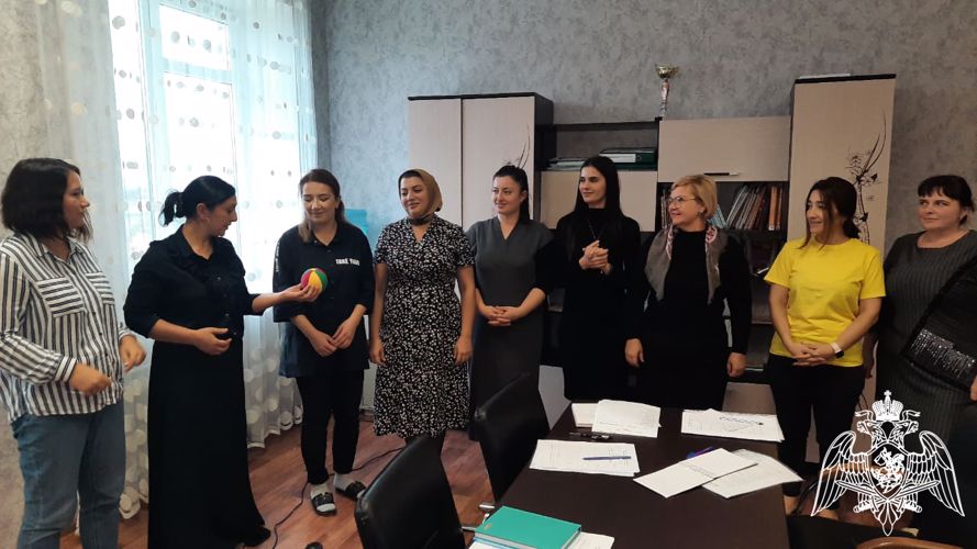 МАСТЕР-КЛАСС ДЛЯ ПЕДАГОГОВ ДОУ. ПОДГОТОВИЛА ЗАМЕСТИТЕЛЬ ЗАВЕДУЮЩЕГО ПО ВОСПИТАТЕЛЬНОЙ И МЕТОДИЧЕСКОЙ РАБОТЕ РОТАТАЯ Е.А.