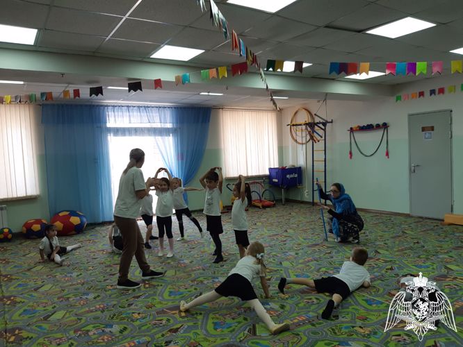СПОРТИВНОЕ РАЗВЛЕЧЕНИЕ "ИГРЫ НАШИХ БАБУШЕК"