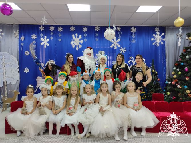 В ФГКДОУ "ЗВЕЗДОЧКА" ВОЙСК НАЦИОНАЛЬНОЙ ГВАРДИИ РОССИЙСКОЙ ФЕДЕРАЦИИ И ЕГО ФИЛИАЛАХ ПРОШЛИ ВЕСЕЛЫЕ НОВОГОДНИЕ УТРЕННИКИ
