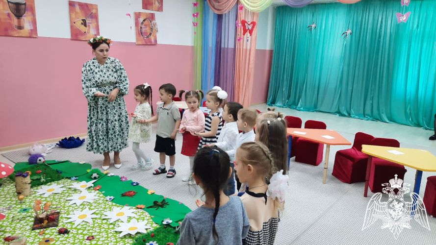 Открытое занятие по экологическому воспитанию  "В гости к хозяйке луга" Подготовила и провела воспитатель Гамзатова З.Р.