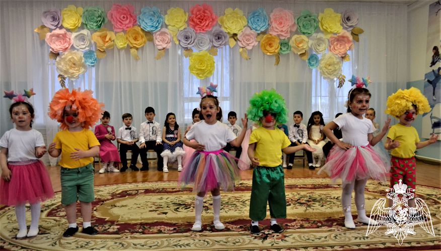 ВЫПУСКНОЙ БАЛ - ПРАЗДНИК "ДО СВИДАНИЯ, ДЕТСКИЙ САД!"