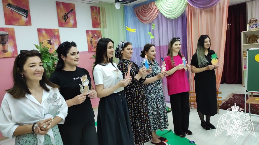 Театрализованное представление "В гостях у сказки" в старшей группе №7. Подготовила и провела воспитатель Сеферова С.Р.