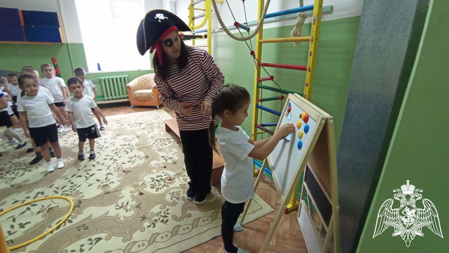 Физкультурное развлечение "Осенний калейдоскоп"