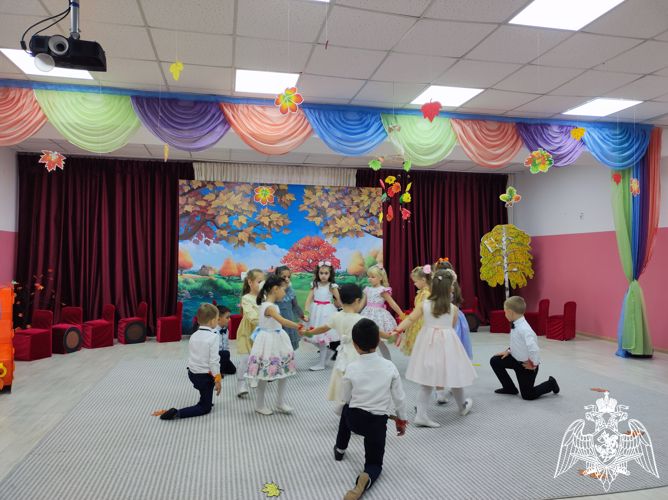 Праздник "Осень в гости заходи"