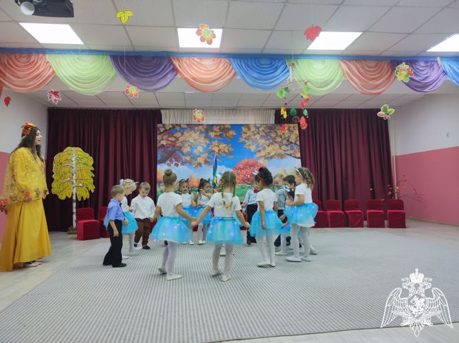 Праздник "Осень в гости заходи"