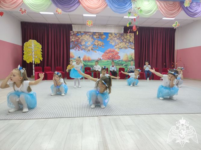 Праздник "Осень в гости заходи"