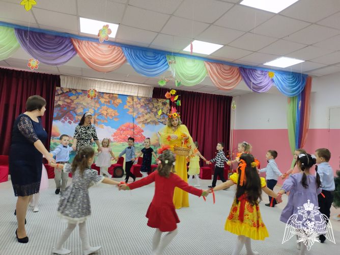 Праздник "Осень в гости заходи"