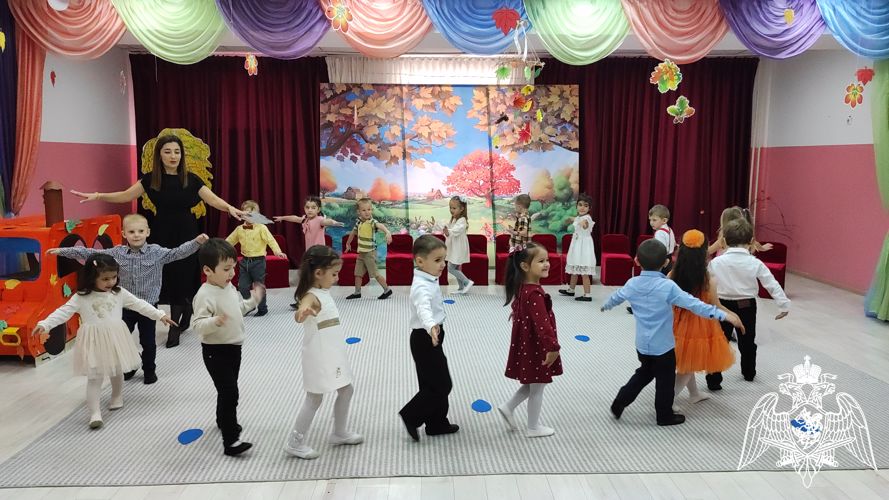Праздник "Осень в гости заходи"
