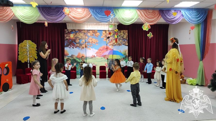 Праздник "Осень в гости заходи"