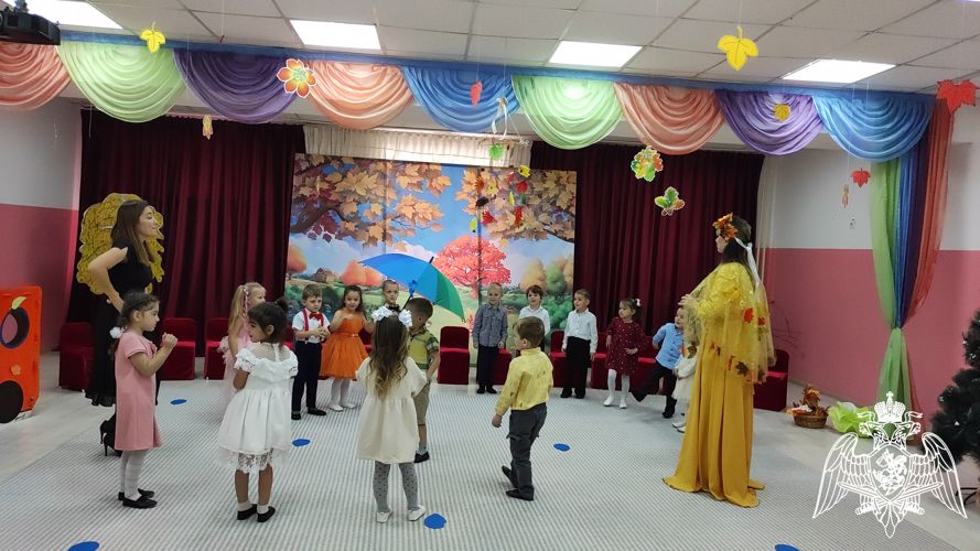 Праздник "Осень в гости заходи"