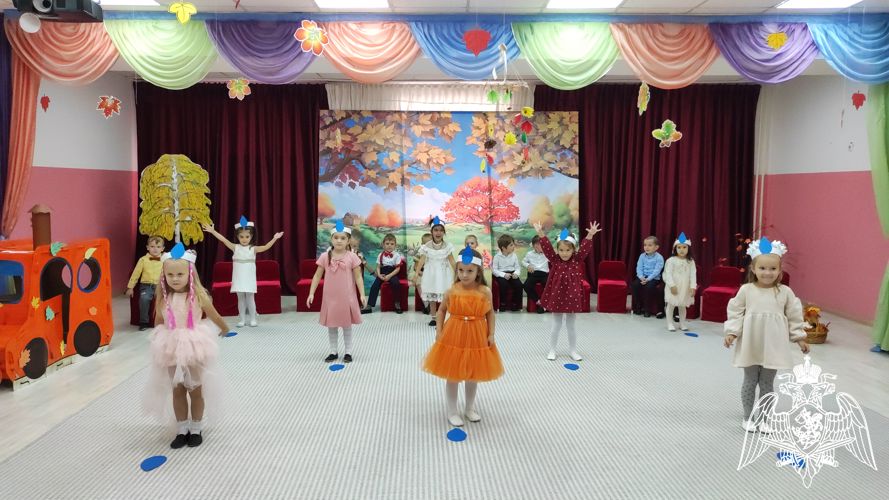 Праздник "Осень в гости заходи"