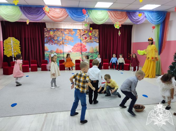 Праздник "Осень в гости заходи"