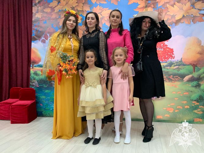 Праздник "Осень в гости заходи"