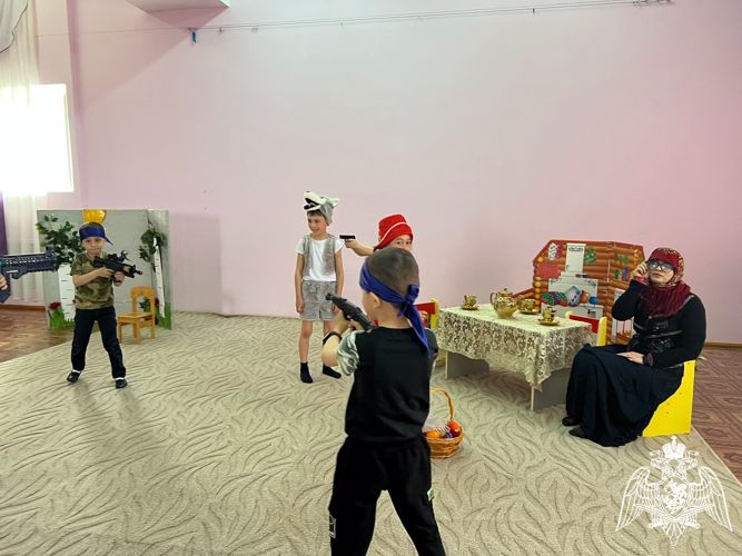 Открытый просмотр театрализованной постановки сказки "Красная шапочка". Подготовили воспитатели Дакашева М.В и Агабекова Э.Г 