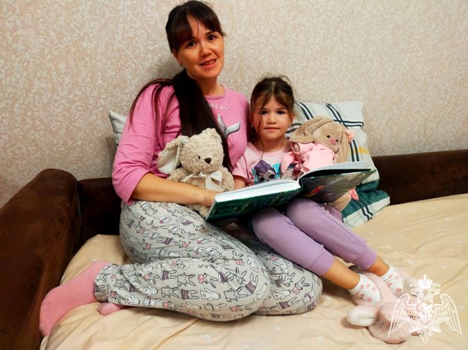 АКЦИЯ  "ЧИТАЕМ ВМЕСТЕ С МАМОЙ"