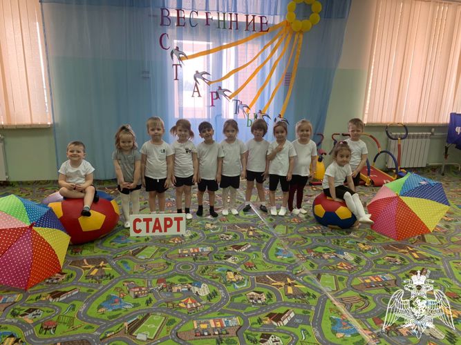 Спортивное развлечение  "Весенние старты" Провела инструктор по физической культуре Эседова Д.А.