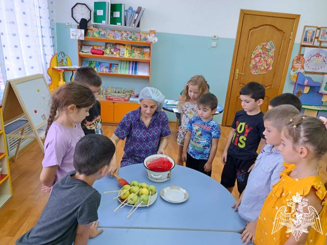 Праздничное развлечение «Солнечный праздник – Яблочный Спас!»