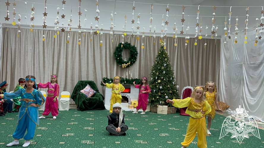  Новогодние утренники 