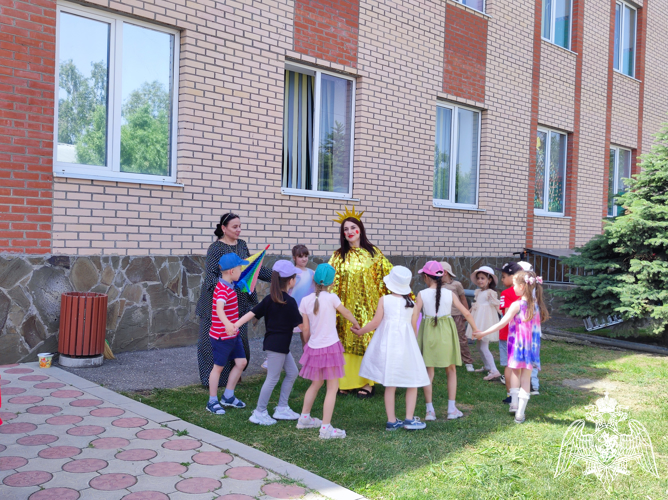 Праздник ко Дню защиты детей "Солнечная сказка"