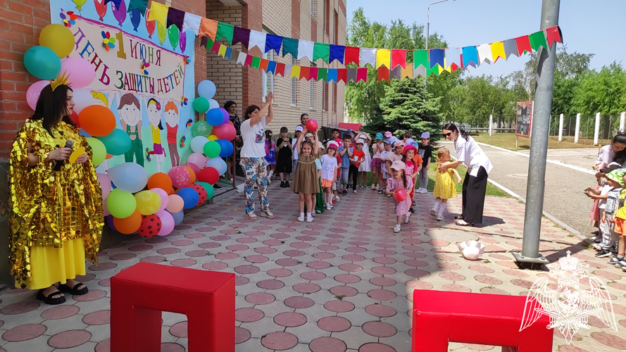 Праздник ко Дню защиты детей "Солнечная сказка"