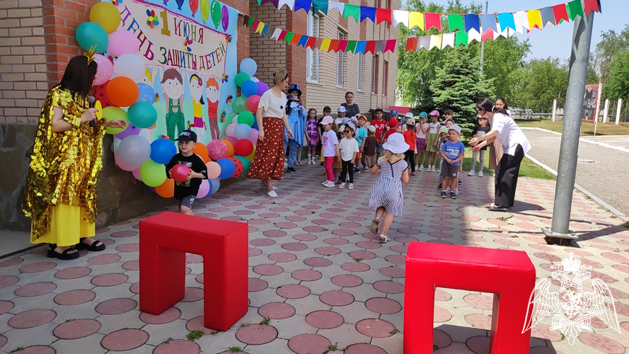 Праздник ко Дню защиты детей "Солнечная сказка"