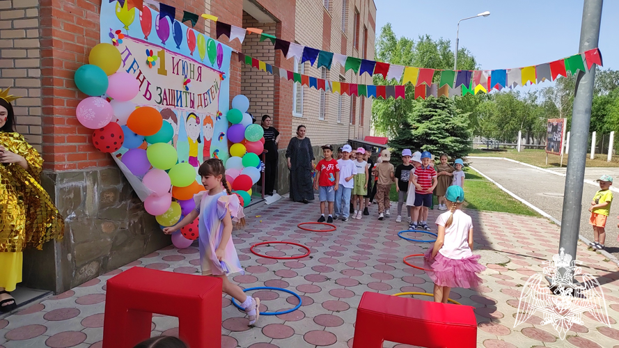 Праздник ко Дню защиты детей "Солнечная сказка"