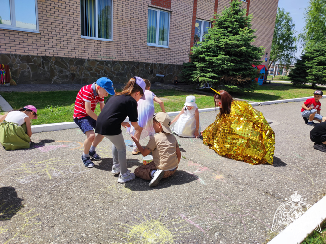 Праздник ко Дню защиты детей "Солнечная сказка"