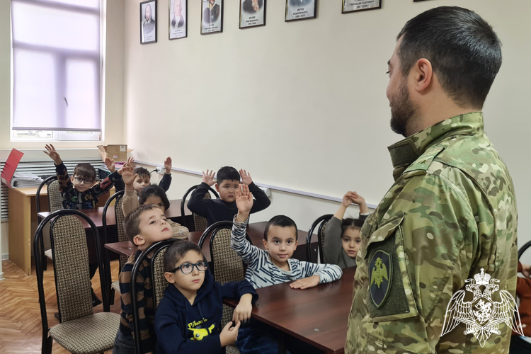   Патриотическое мероприятие в честь дня Героев Отечества.