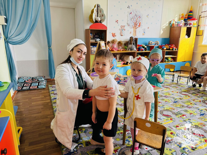 Занятия во вторых младших группах "Мы были в гостях у врача".