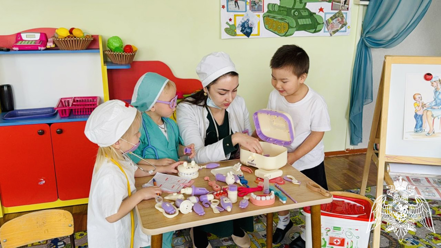 Занятия во вторых младших группах "Мы были в гостях у врача".