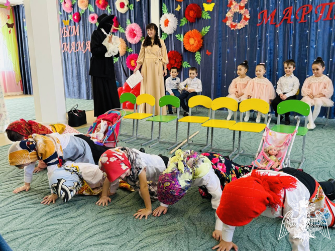 Праздник посвященный 8 Марта «Сегодня праздник наших мам!» Мероприятия прошли в 3 корпусе.