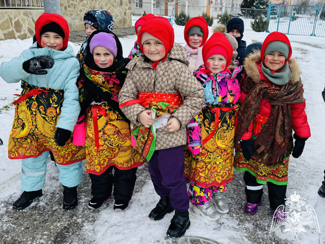 Праздник "Расступись, честной народ! В гости к нам Весна идет!"