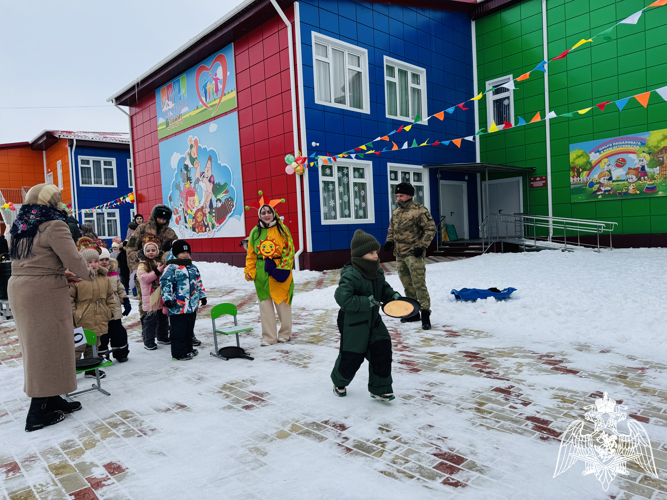 Праздник "Расступись, честной народ! В гости к нам Весна идет!"