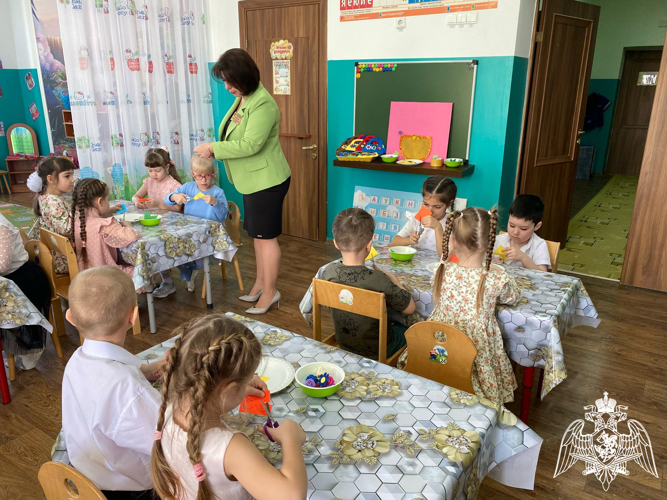   Выставка «Портрет любимой мамочки».
