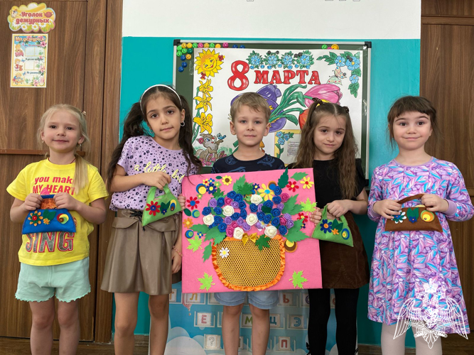   Выставка «Портрет любимой мамочки».