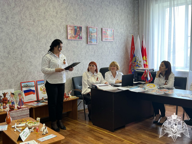 Педагогический совет по теме "Система работы в ДОУ по воспитанию нравственно- патриотических чувств у дошкольников».