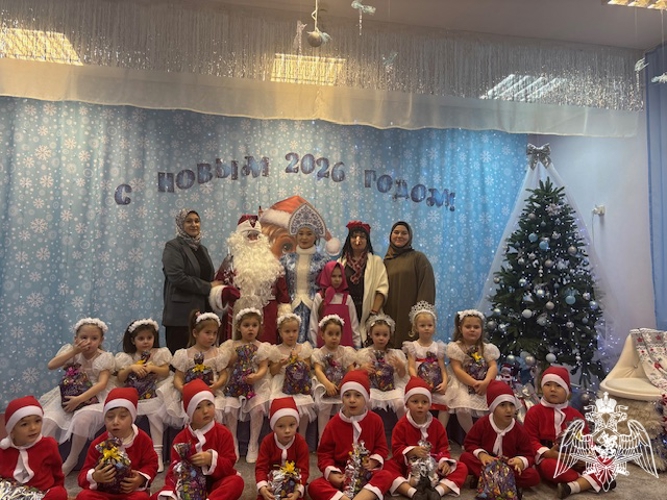 Новогодний утренник в средних группах детского сада "Звездочка" 